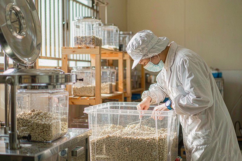 亳州三正本草健康科技有限公司：草本茶生产与原料检验场景